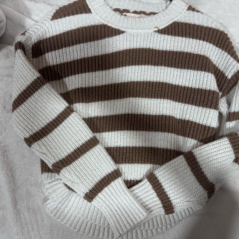 Cropped sweater